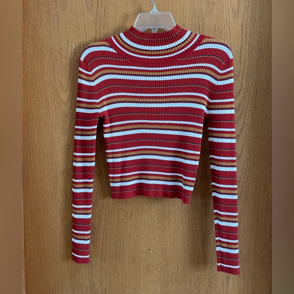 Woman’s sweater - Picture 2 of 4